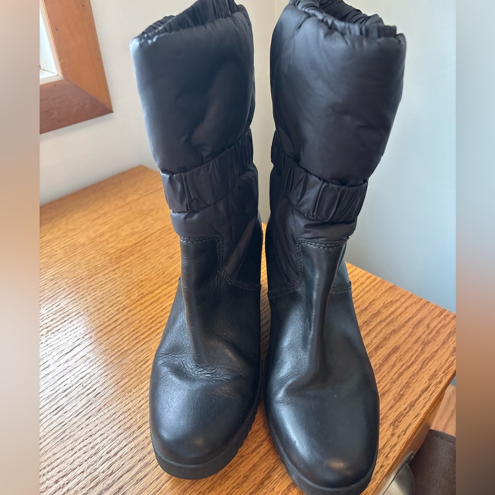 UGG Women's Black Winter Boots